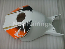 Charger l&#39;image dans la galerie, Black and Orange White Lee - CBR1000RR 04-05 Fairing Kit -