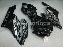 Charger l&#39;image dans la galerie, Black and Silver Fire - CBR1000RR 04-05 Fairing Kit -