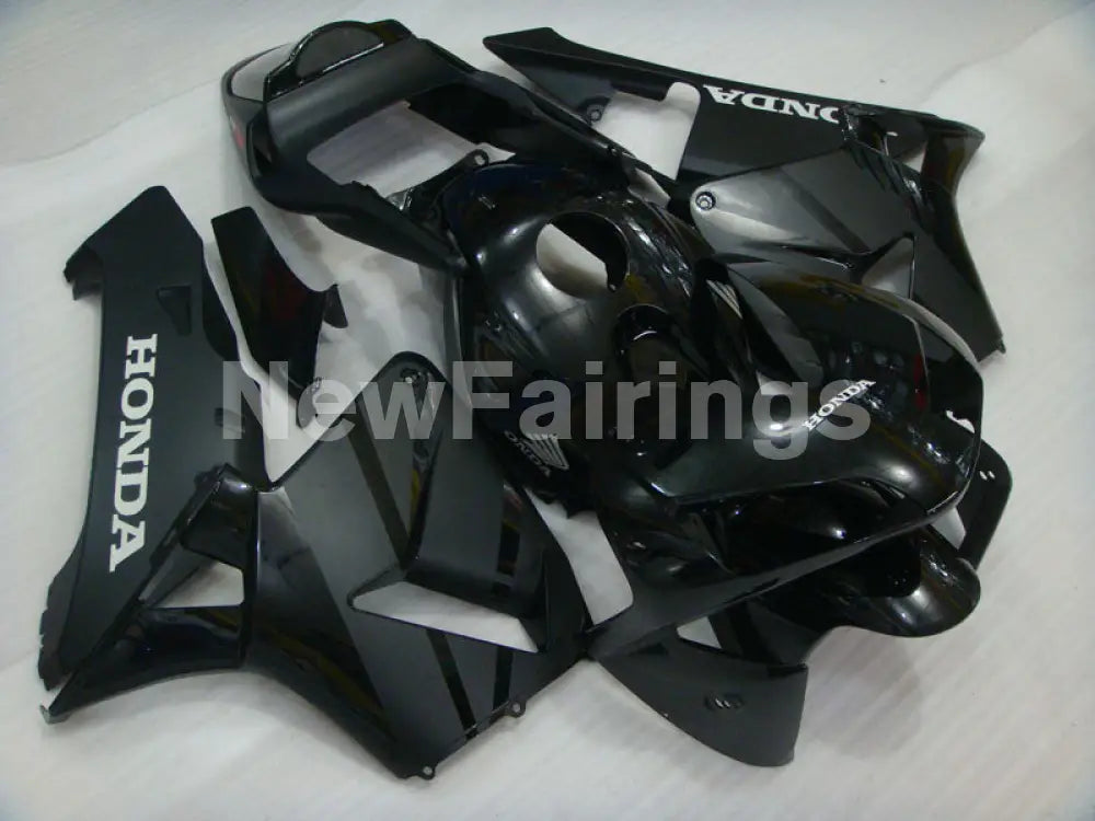 Black with white decals Factory Style - CBR600RR 03-04