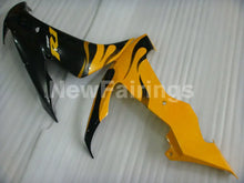 Charger l&#39;image dans la galerie, Black and Yellow Flame - YZF-R1 04-06 Fairing Kit