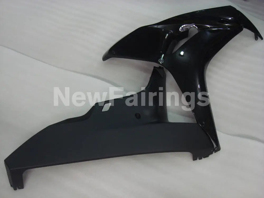 Gloss Black and Matte Black No decals - CBR1000RR 06-07