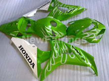 Charger l&#39;image dans la galerie, Green and White Flame - CBR1000RR 06-07 Fairing Kit -