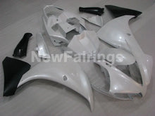 Charger l&#39;image dans la galerie, Pearl White Matte Black decals - YZF-R1 09-11 Fairing Kit