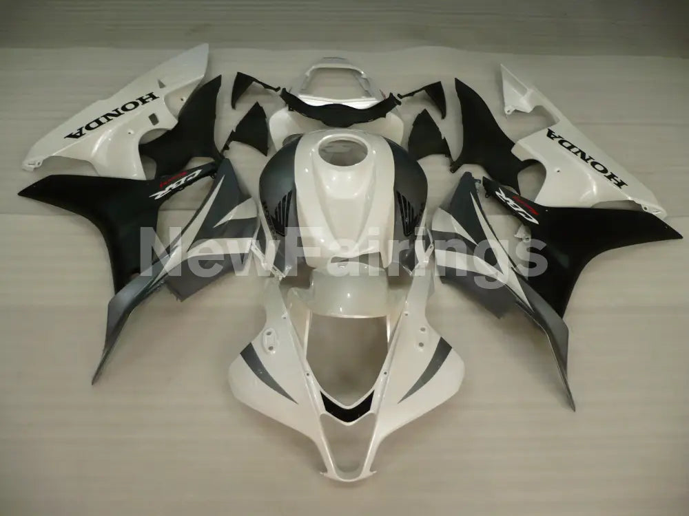 Pearl White and Silver Black Factory Style - CBR600RR 07-08