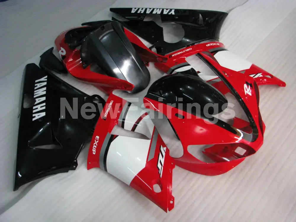 Red and Black White Factory Style - YZF-R1 00-01 Fairing