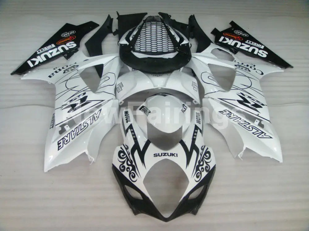 White and Black Corona - GSX - R1000 07 - 08 Fairing Kit