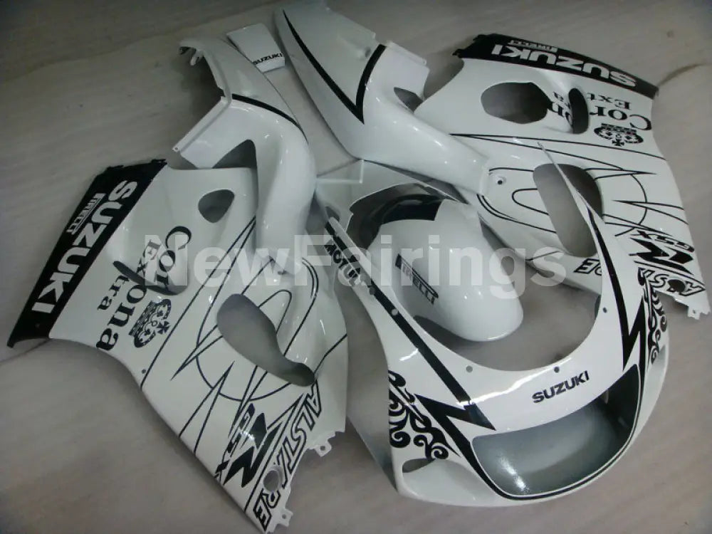 White and Black Corona - GSX-R600 96-00 Fairing Kit -