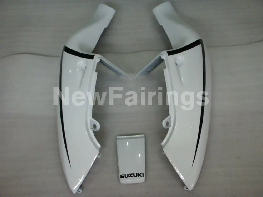 White and Black Corona - GSX-R750 96-99 Fairing Kit