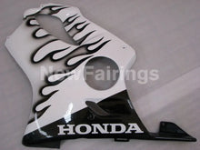 Charger l&#39;image dans la galerie, White and Black Flame - CBR600 F4 99-00 Fairing Kit -