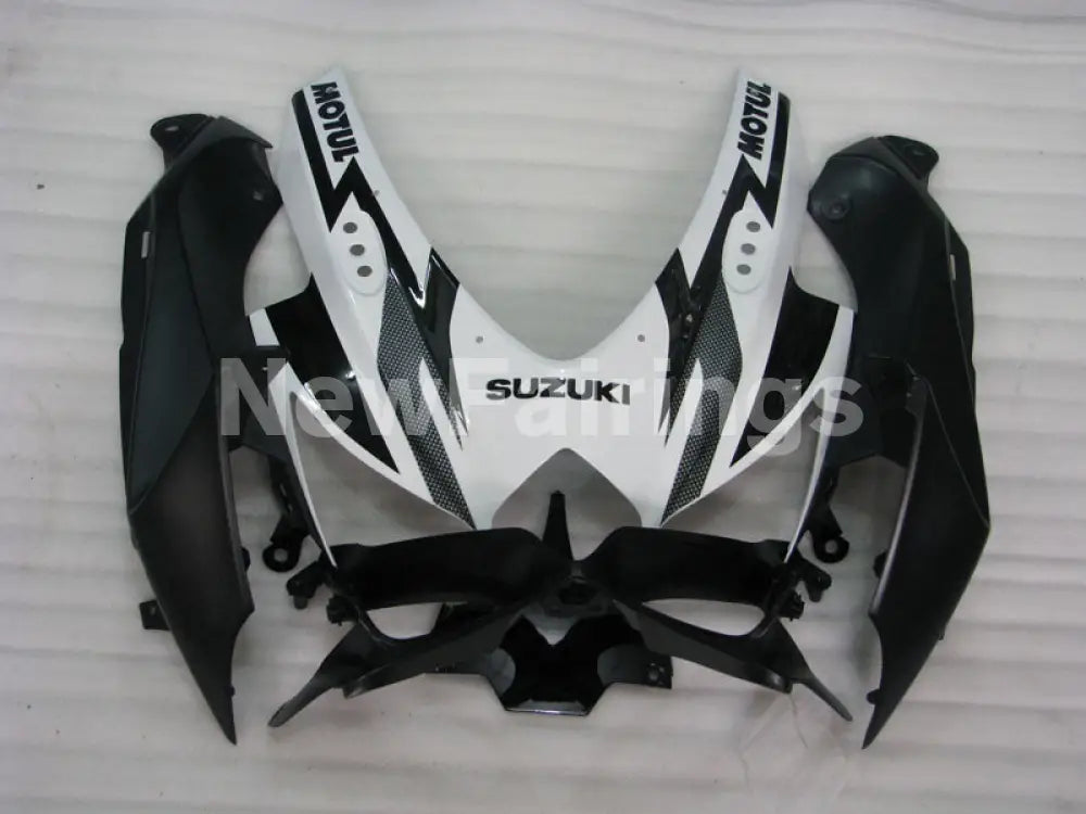 White and Black Corona - GSX-R600 08-10 Fairing Kit