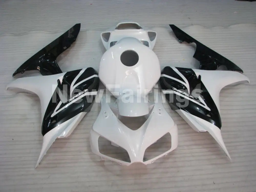 White and Black Factory Style - CBR1000RR 06-07 Fairing Kit